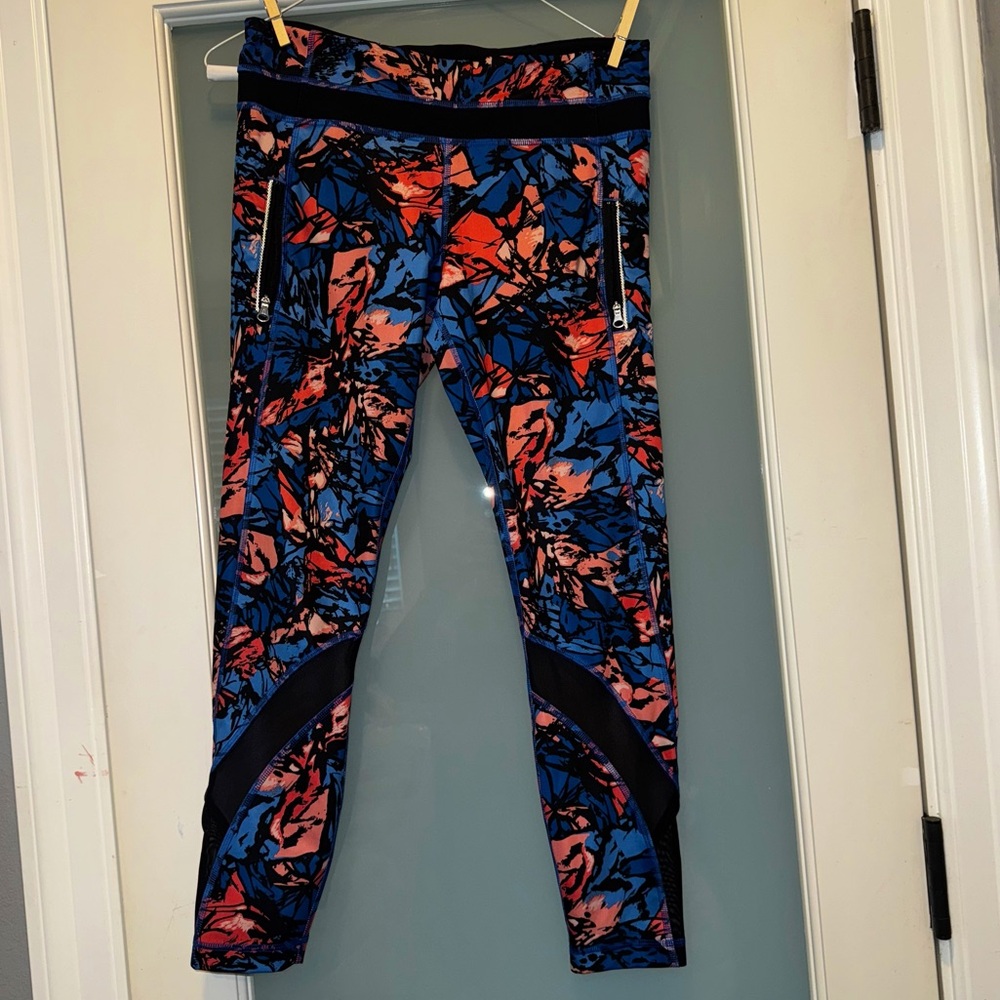 Lululemon Pace Rival Crop
Paint Storm Harbor Blue Multi / Black